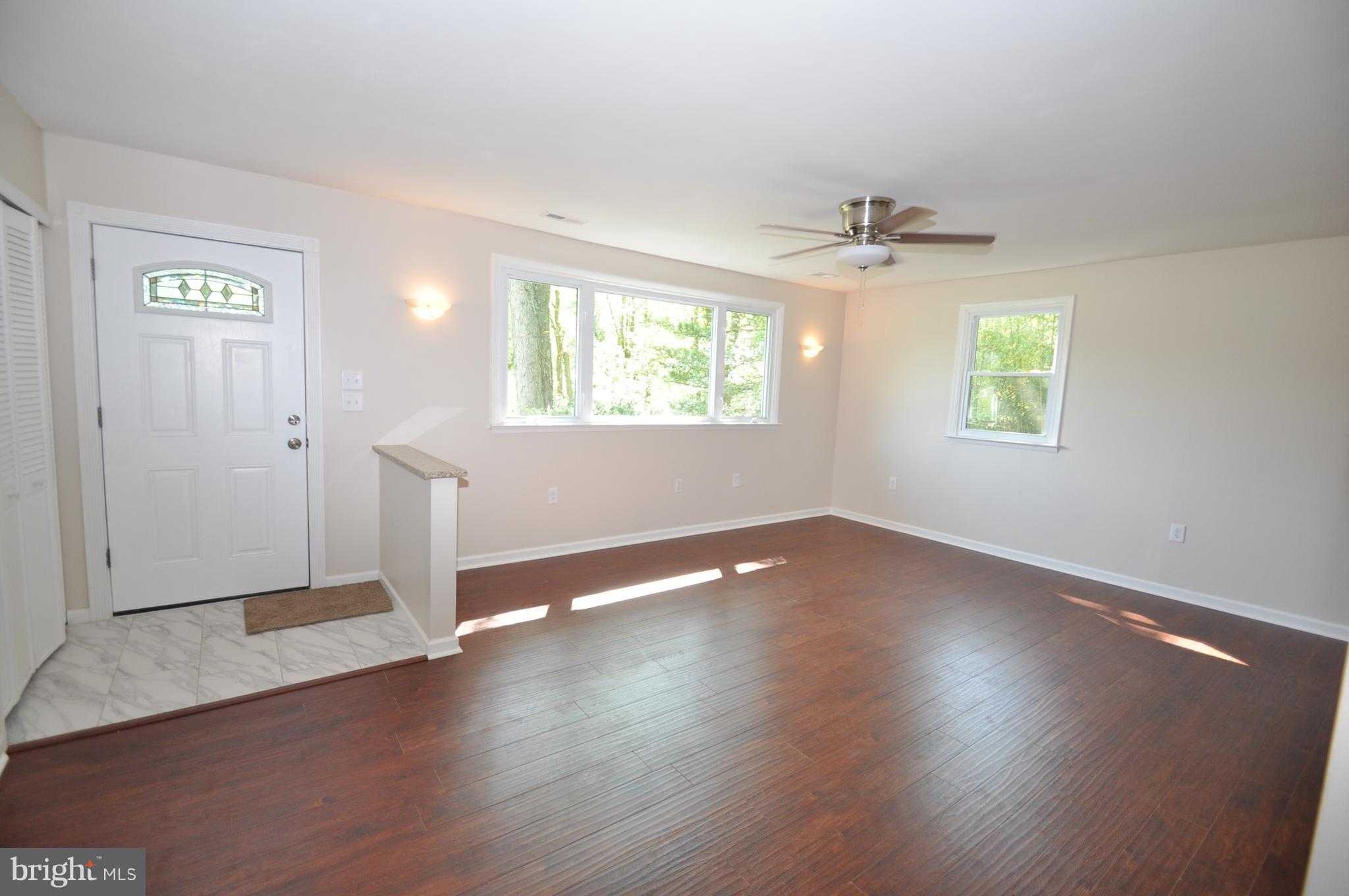 702 Maxa Road Aberdeen, MD 21001 - Photo 5 of 29 Living Room