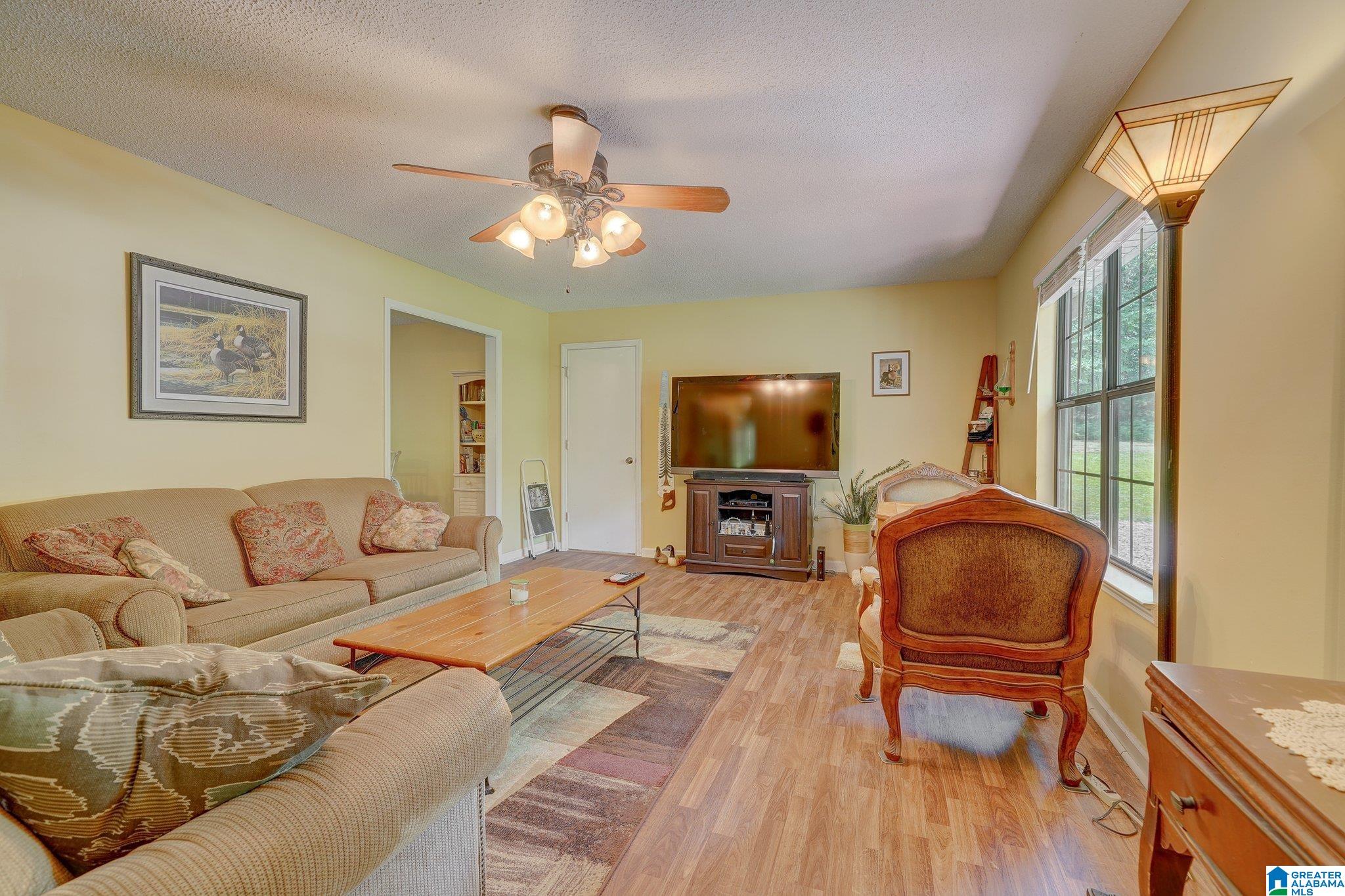 551 Spring Trail Warrior, AL 35180 - Photo 5 of 23