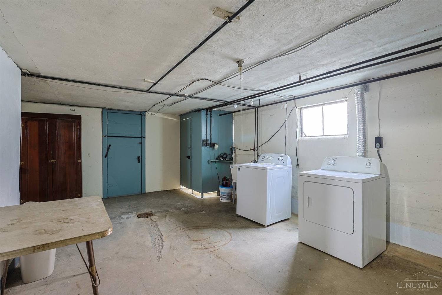 3097 Riddle View Lane Cincinnati, OH 45220 - Photo 12 of 29 Gallery Image 12