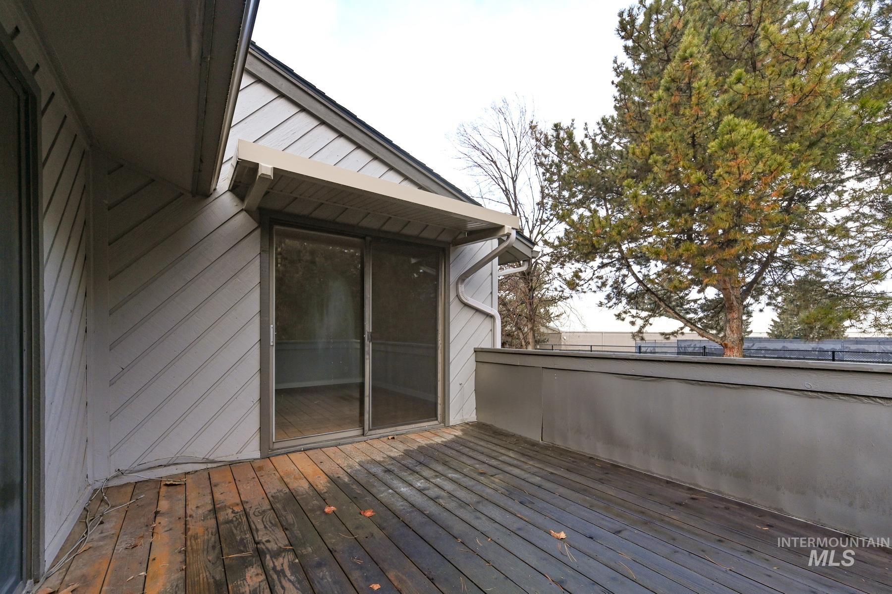 7208 West Cascade Street Boise, ID 83704 - Photo 36 of 49 View of deck