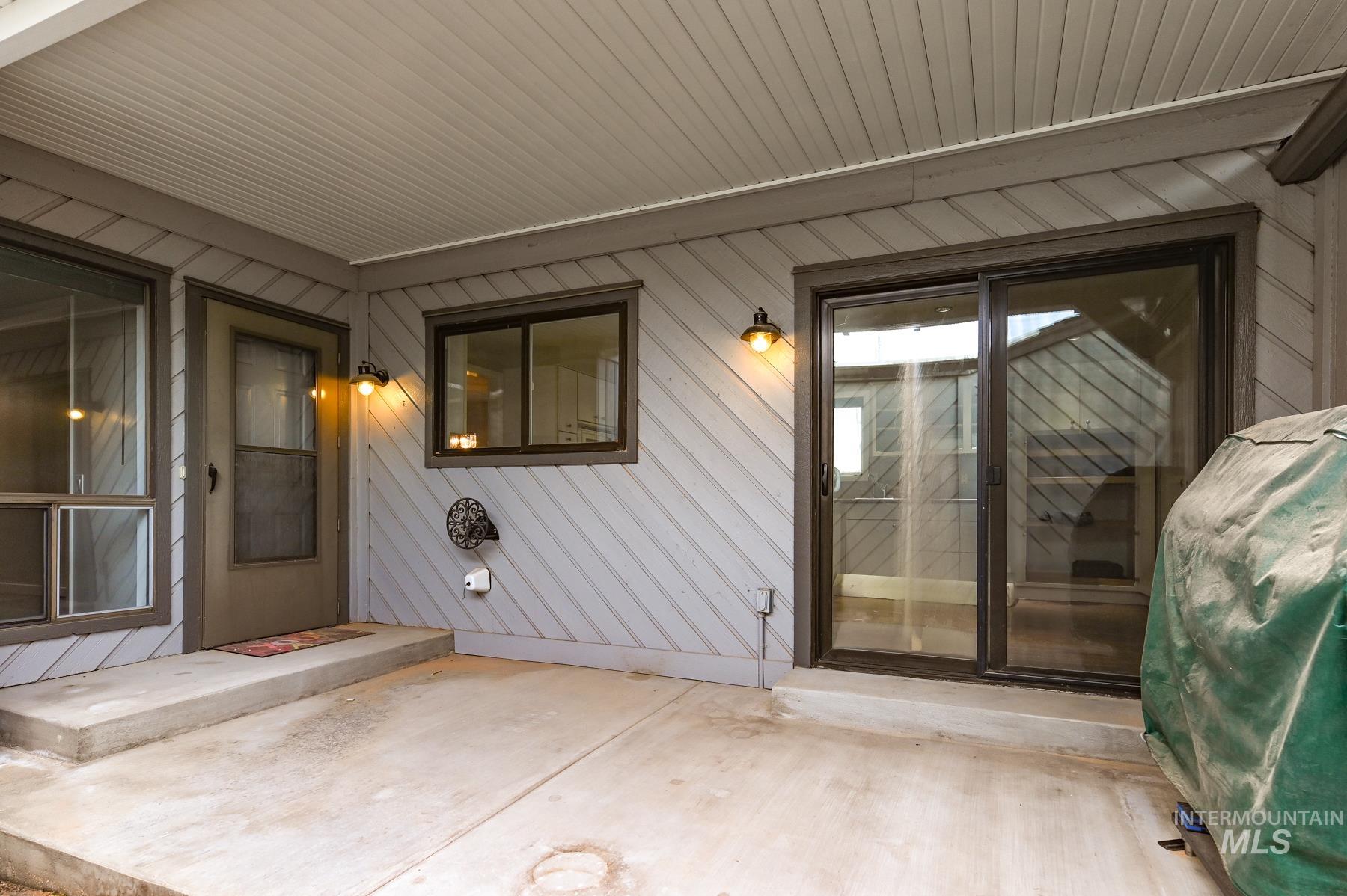 7208 West Cascade Street Boise, ID 83704 - Photo 39 of 49 Entrance to property