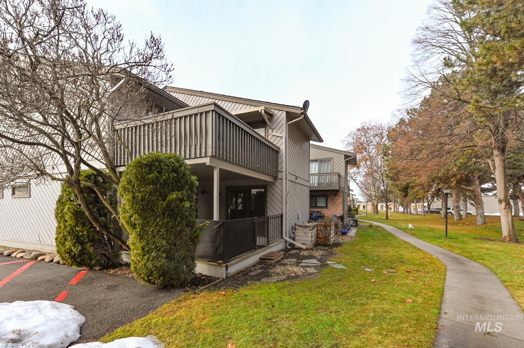 7208 West Cascade Street Boise, ID 83704 - Photo 47 of 49 View of property exterior featuring a yard