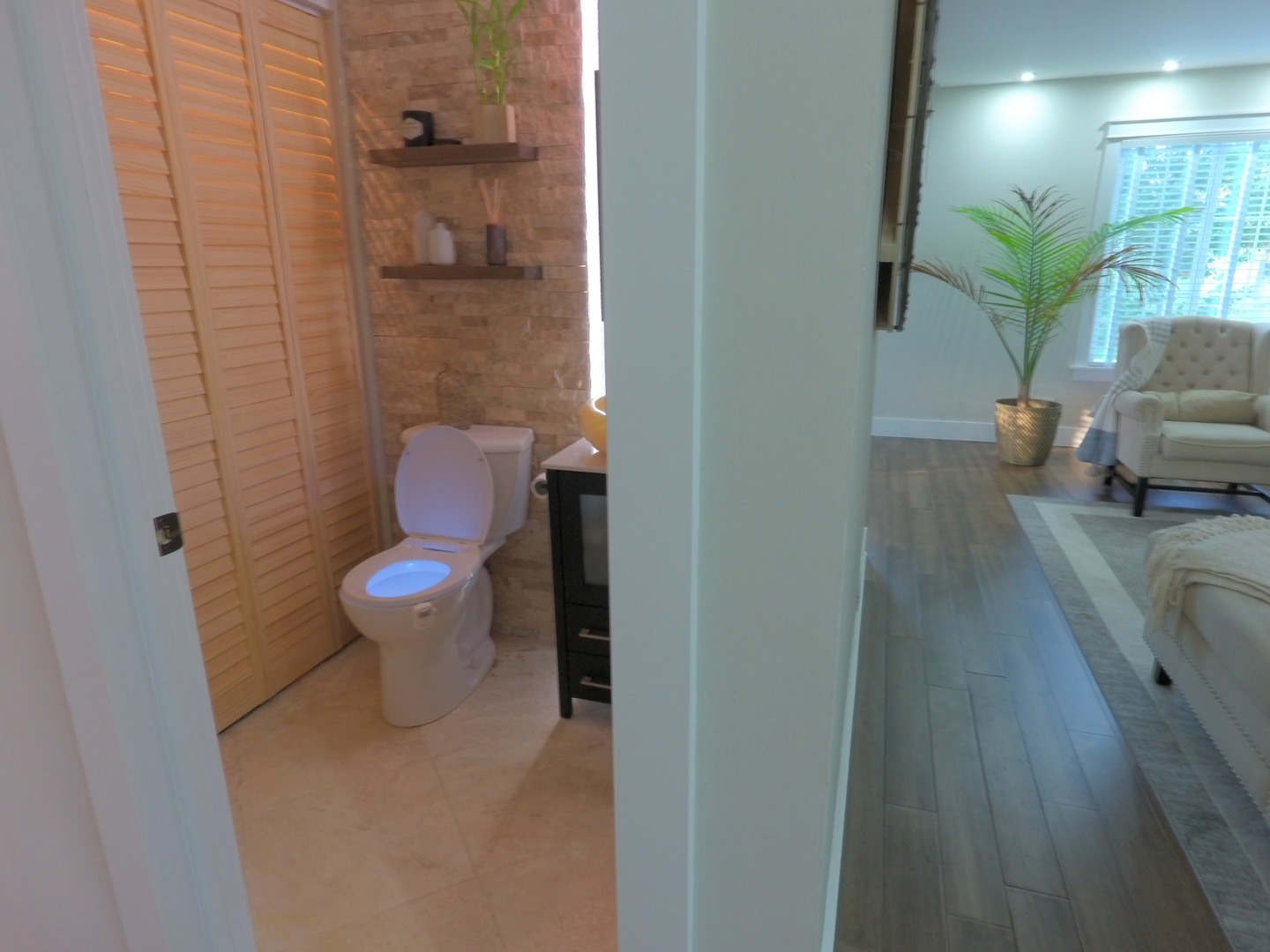 1407 Canyon Run Road Naperville, IL 60565 - Photo 9 of 22 a bathroom with a toilet and a shower