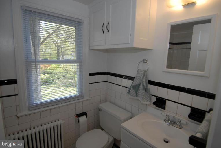 8907 Flower Avenue Silver Spring, MD 20901 - Photo 3 of 25 Bath #1