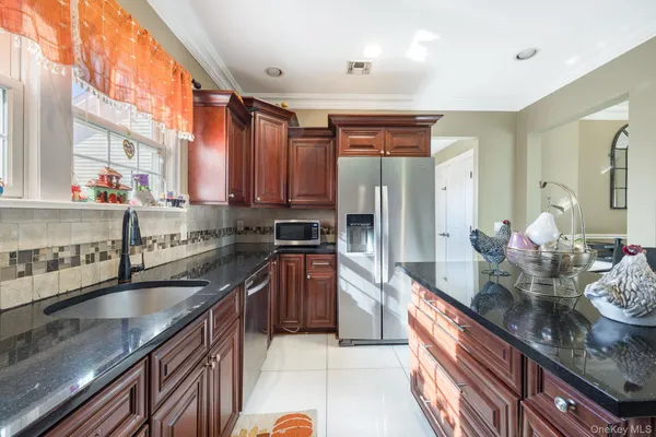 $1,100,000 | 732 Sunrise Avenue, Bellmore, NY 11710