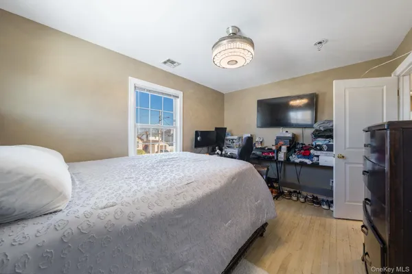 $1,100,000 | 732 Sunrise Avenue, Bellmore, NY 11710