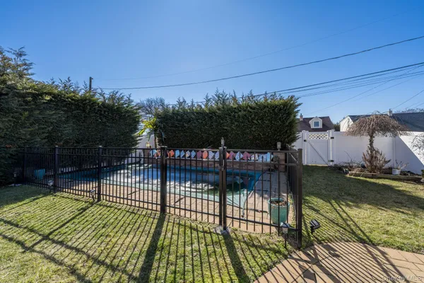 $1,100,000 | 732 Sunrise Avenue, Bellmore, NY 11710