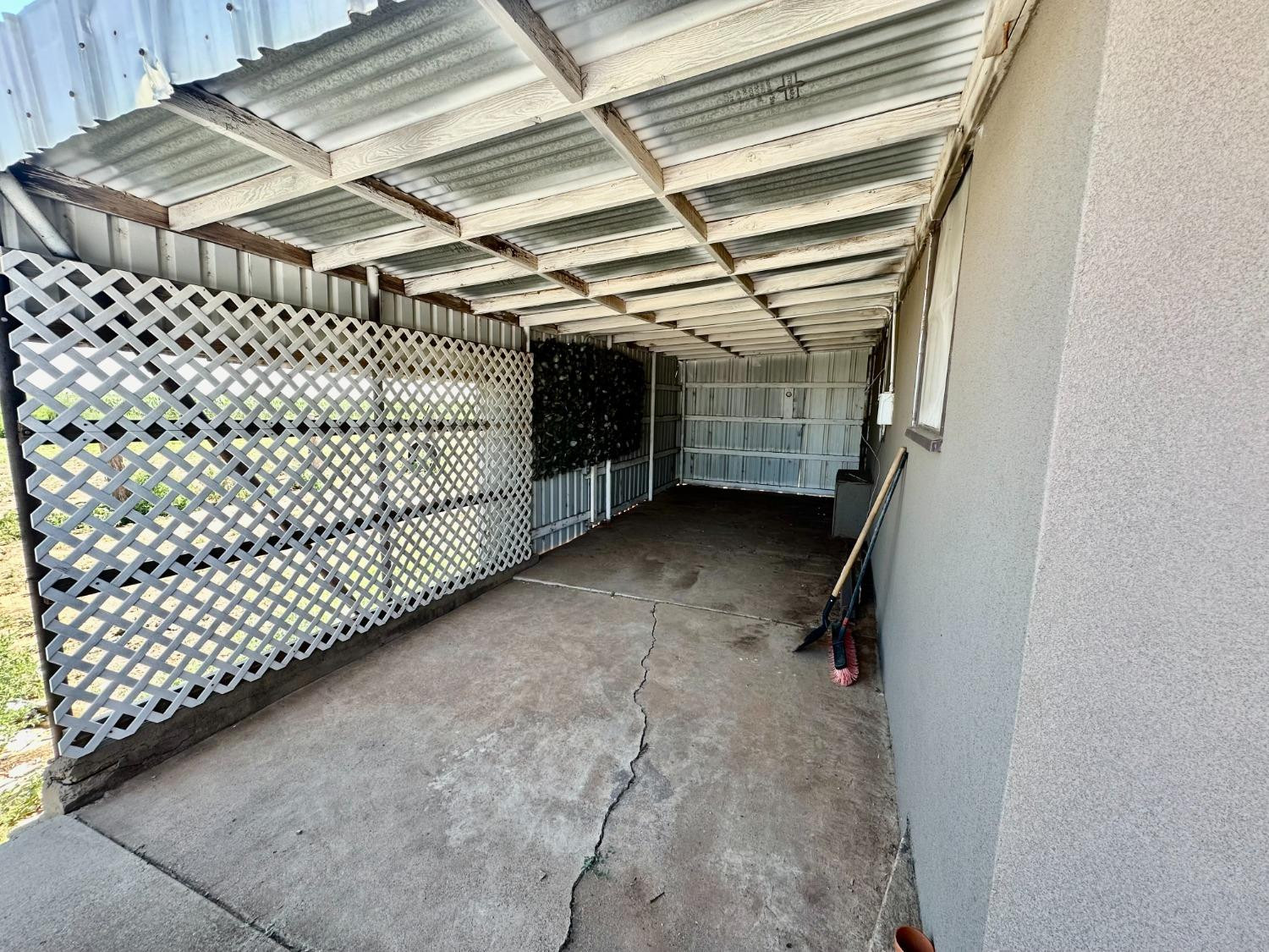 615 Highway 84 Friona, TX 79035 - Photo 5 of 41 a view of a garage