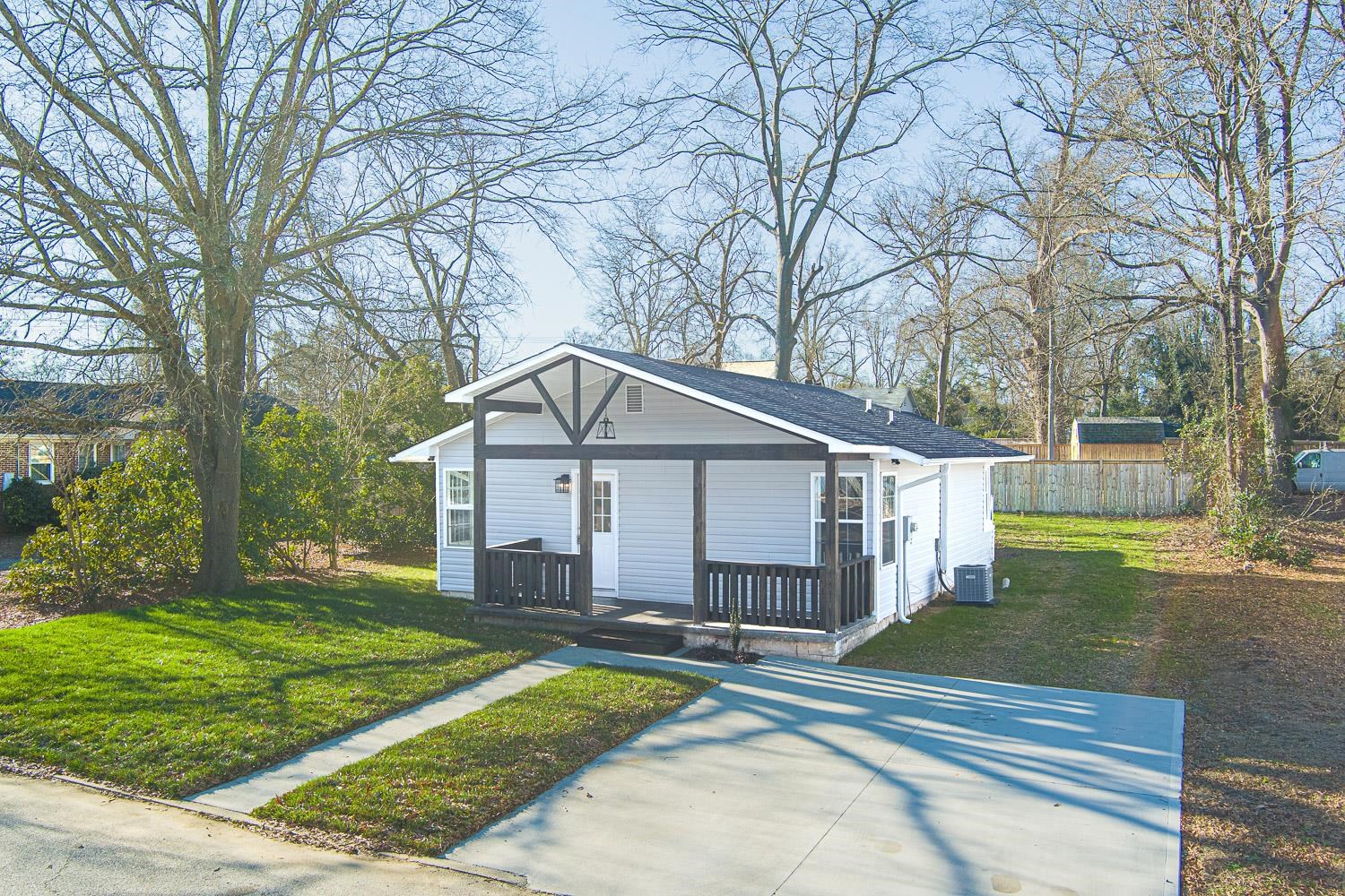 103 Copeland Street Clinton, SC 29325 - Photo 2 of 22