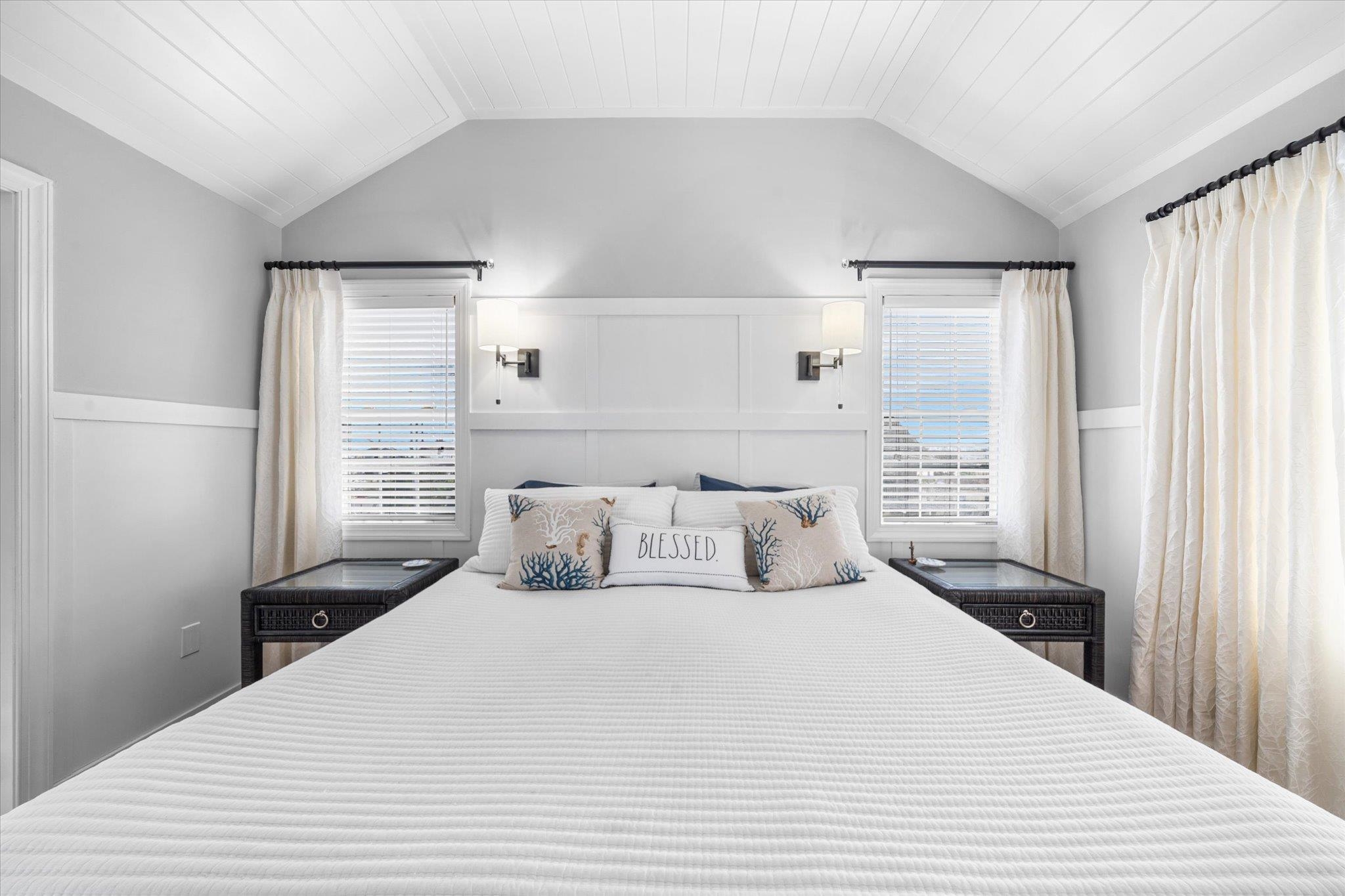 11 Leonard's Lane Avalon, NJ 08202 - Photo 21 of 34 a large white bed in a white room