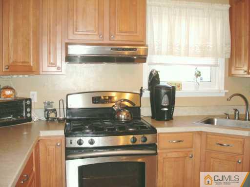 1329 Seneca Road North Brunswick, NJ 08902 - Photo 4 of 8 Gallery Image 4