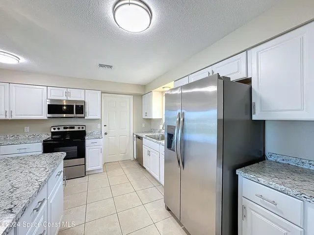 $2,500 | 250 Richland Avenue, Merritt Island, FL 32953