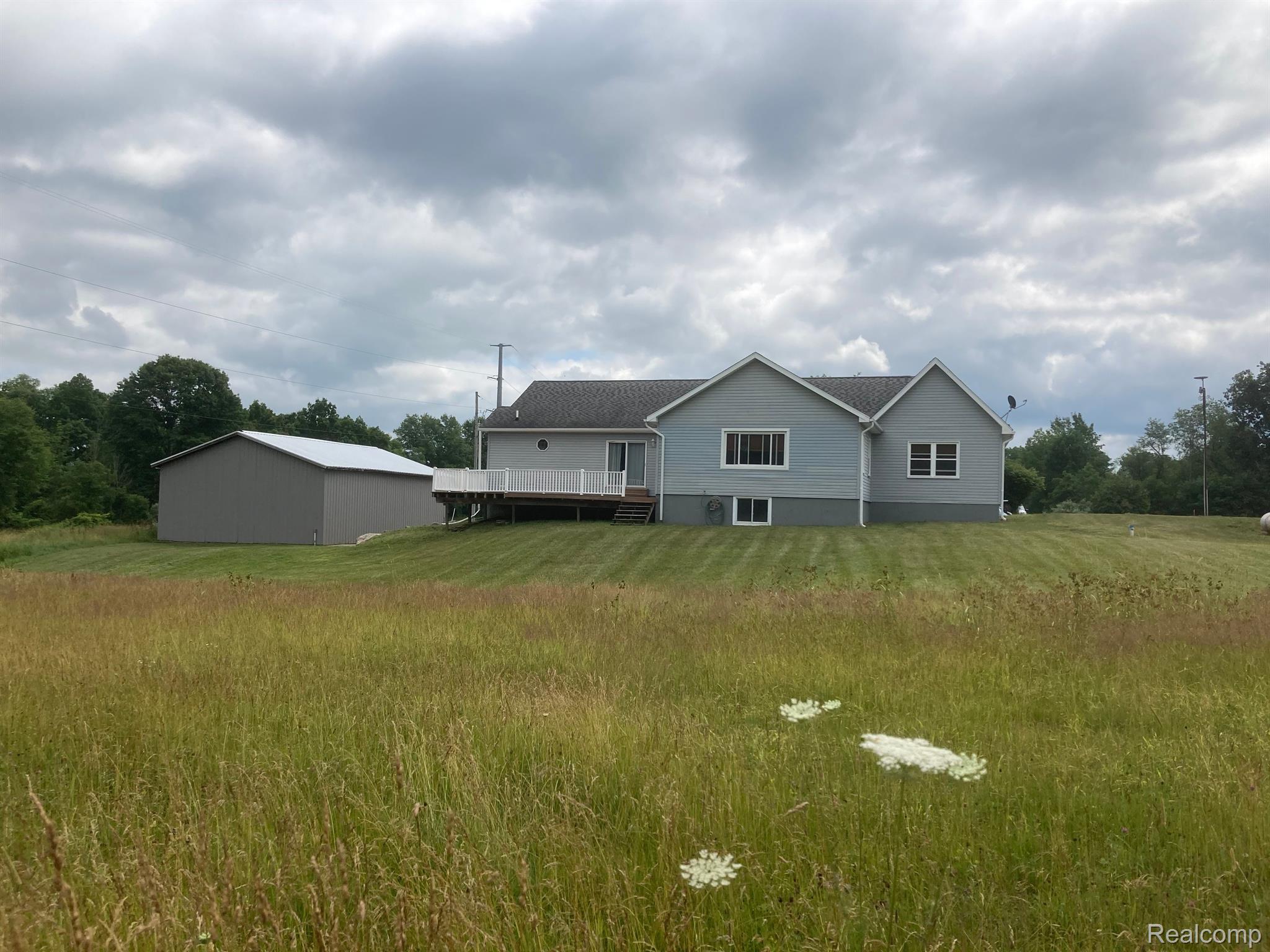 8245 Hartland Road Fenton, MI 48430 - Photo 5 of 39 Gallery Image 5