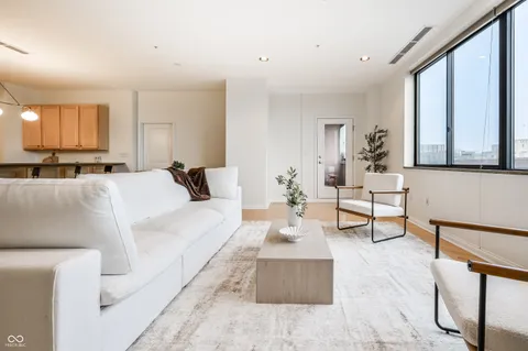 $370,000 | 225 North New Jersey Street, Unit 48, Indianapolis, IN 46204