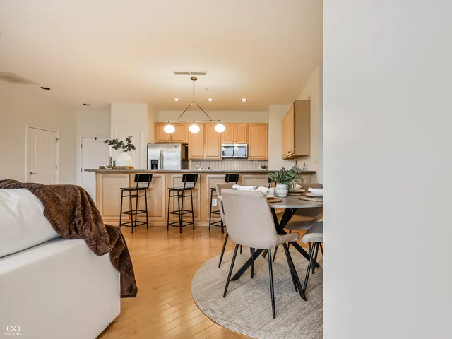 $370,000 | 225 North New Jersey Street, Unit 48, Indianapolis, IN 46204