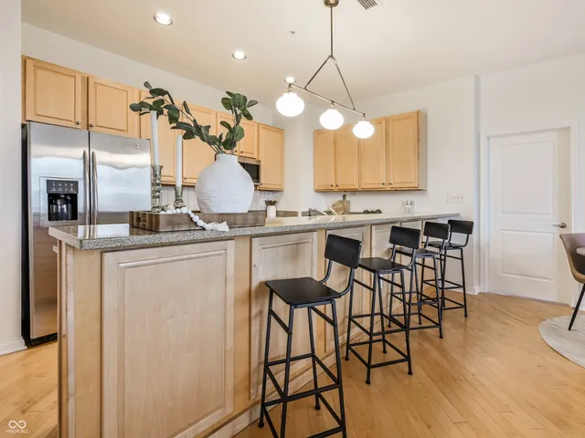 $370,000 | 225 North New Jersey Street, Unit 48, Indianapolis, IN 46204