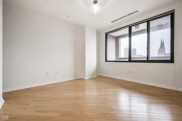 $370,000 | 225 North New Jersey Street, Unit 48, Indianapolis, IN 46204