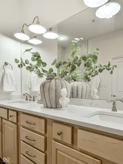 $370,000 | 225 North New Jersey Street, Unit 48, Indianapolis, IN 46204