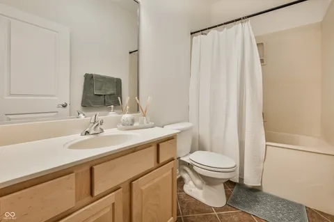 $370,000 | 225 North New Jersey Street, Unit 48, Indianapolis, IN 46204