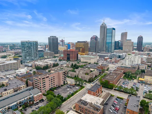 $370,000 | 225 North New Jersey Street, Unit 48, Indianapolis, IN 46204