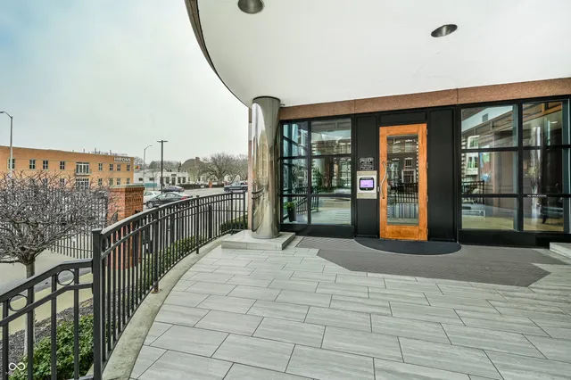 $370,000 | 225 North New Jersey Street, Unit 48, Indianapolis, IN 46204