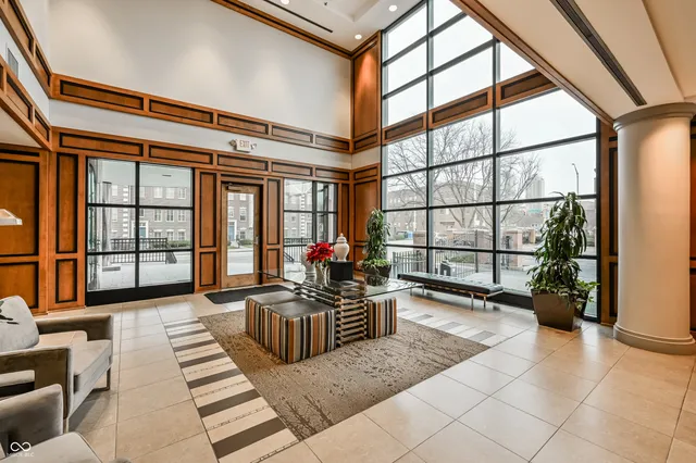 $370,000 | 225 North New Jersey Street, Unit 48, Indianapolis, IN 46204