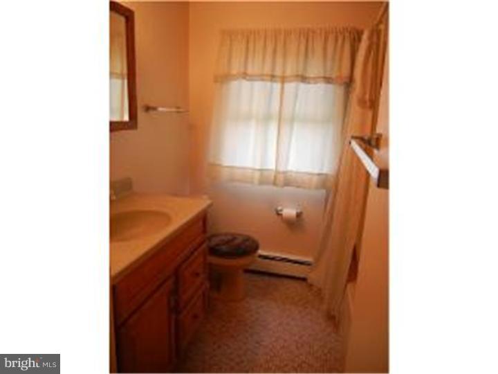 704 Blue Hill Road Wallingford, PA 19086 - Photo 14 of 25 Bathroom