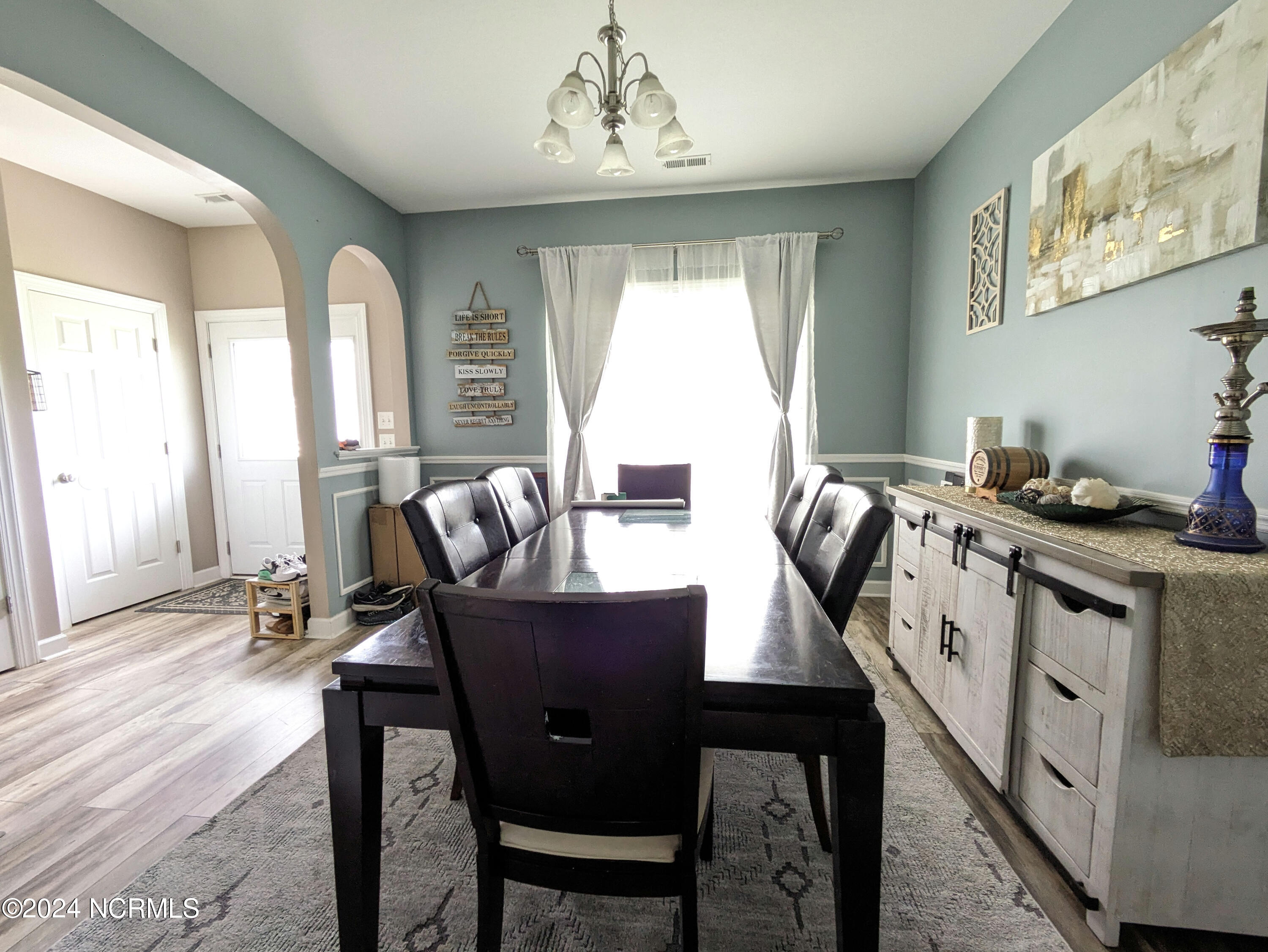 205 Bell Ridge Lane Hubert, NC 28539 - Photo 8 of 22 Dining room
