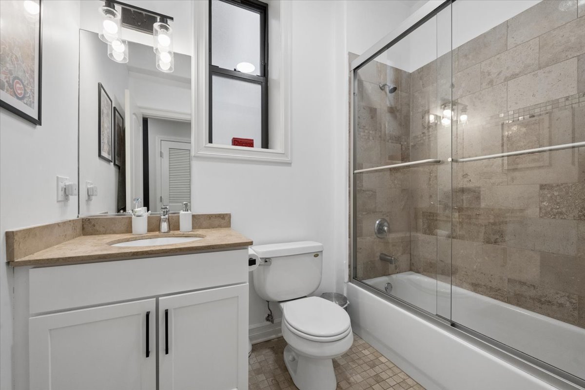 832 West Roscoe Street, Unit 2 Chicago, IL 60657 - Photo 17 of 21