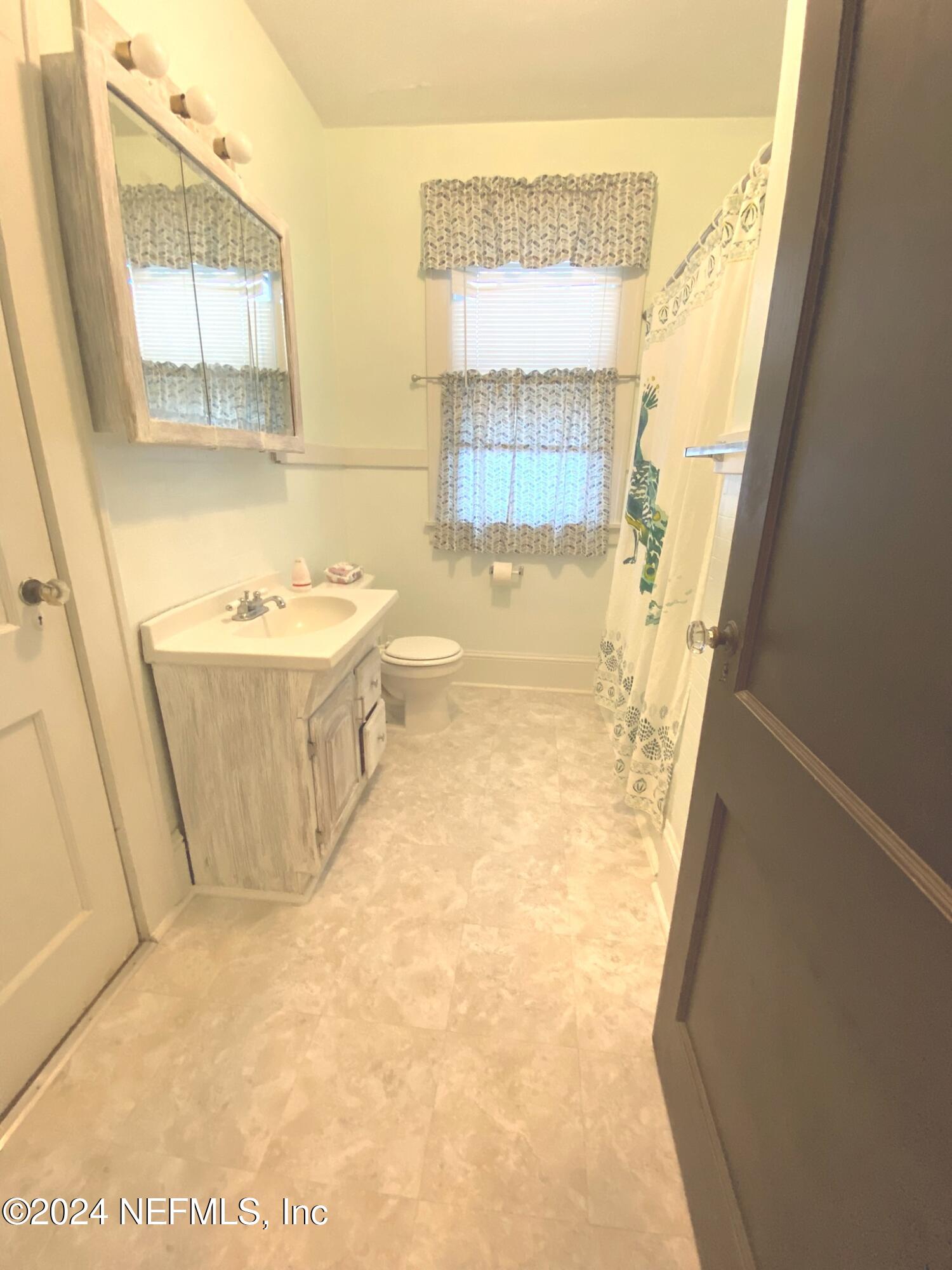 312 Oak Street Crescent City, FL 32112 - Photo 12 of 25 1st Bathroom