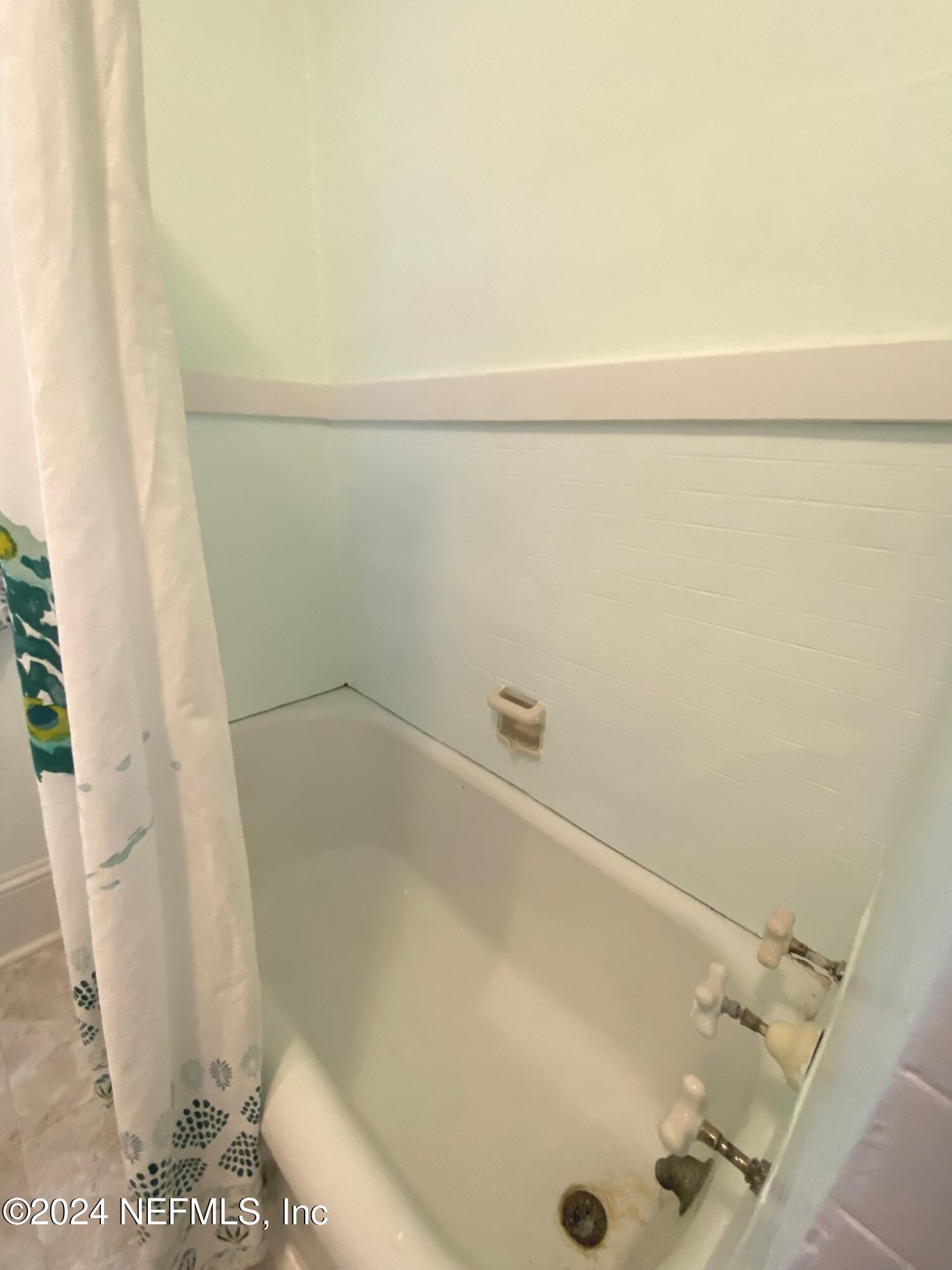312 Oak Street Crescent City, FL 32112 - Photo 13 of 25 Bathtub