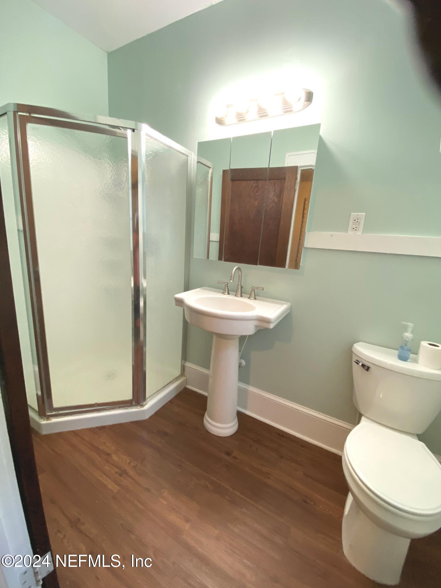 312 Oak Street Crescent City, FL 32112 - Photo 20 of 25 2nd bathroom