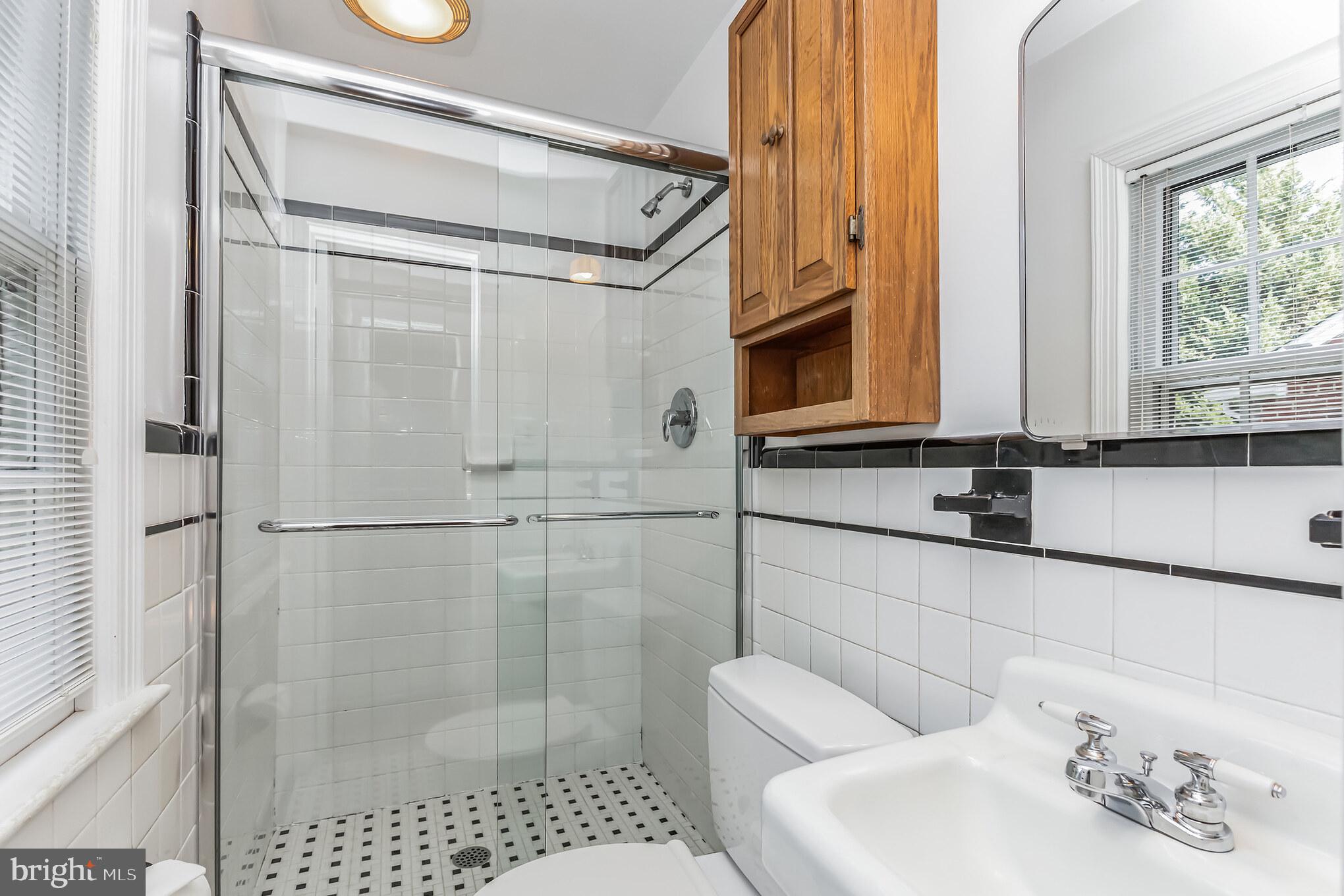 9410 Colesville Road Silver Spring, MD 20901 - Photo 17 of 38 Full bathroom for primary bedroom