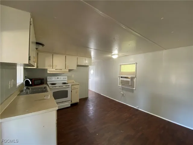 $895 | 8219 McDaniel Drive, North Fort Myers, FL 33917