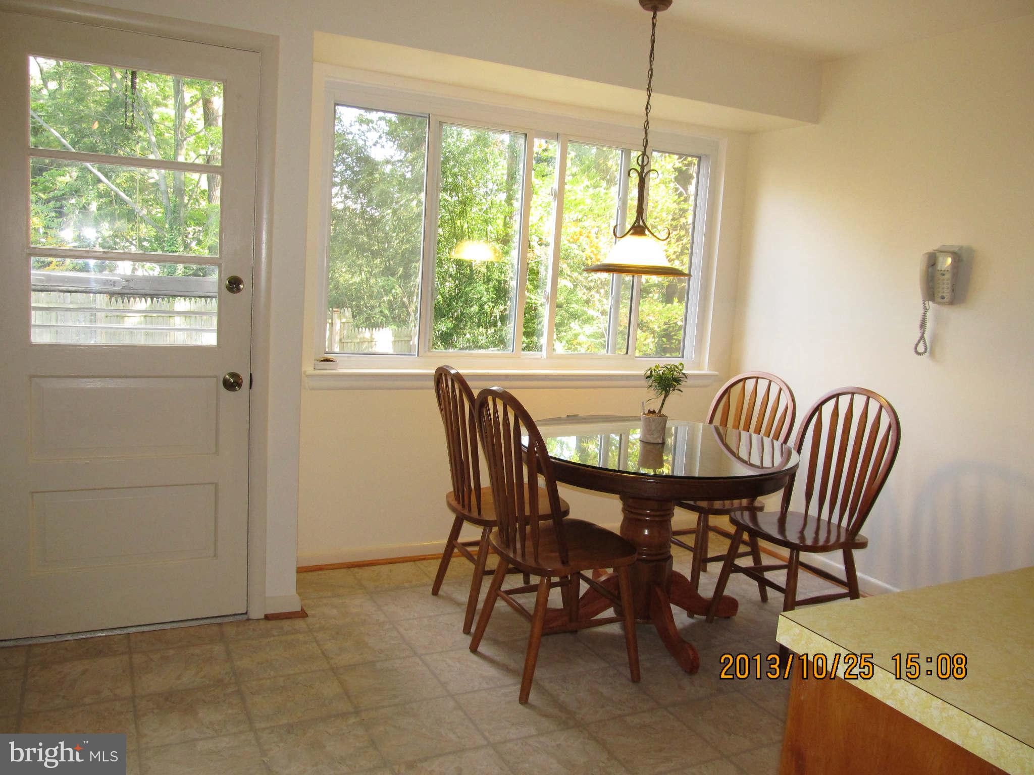 6307 Redwing Road Bethesda, MD 20817 - Photo 11 of 24 Eat in kitchen