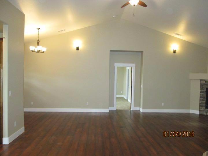 620 Sarah Rae Lane Grants Pass, OR 97527 - Photo 2 of 7 Additional Photo