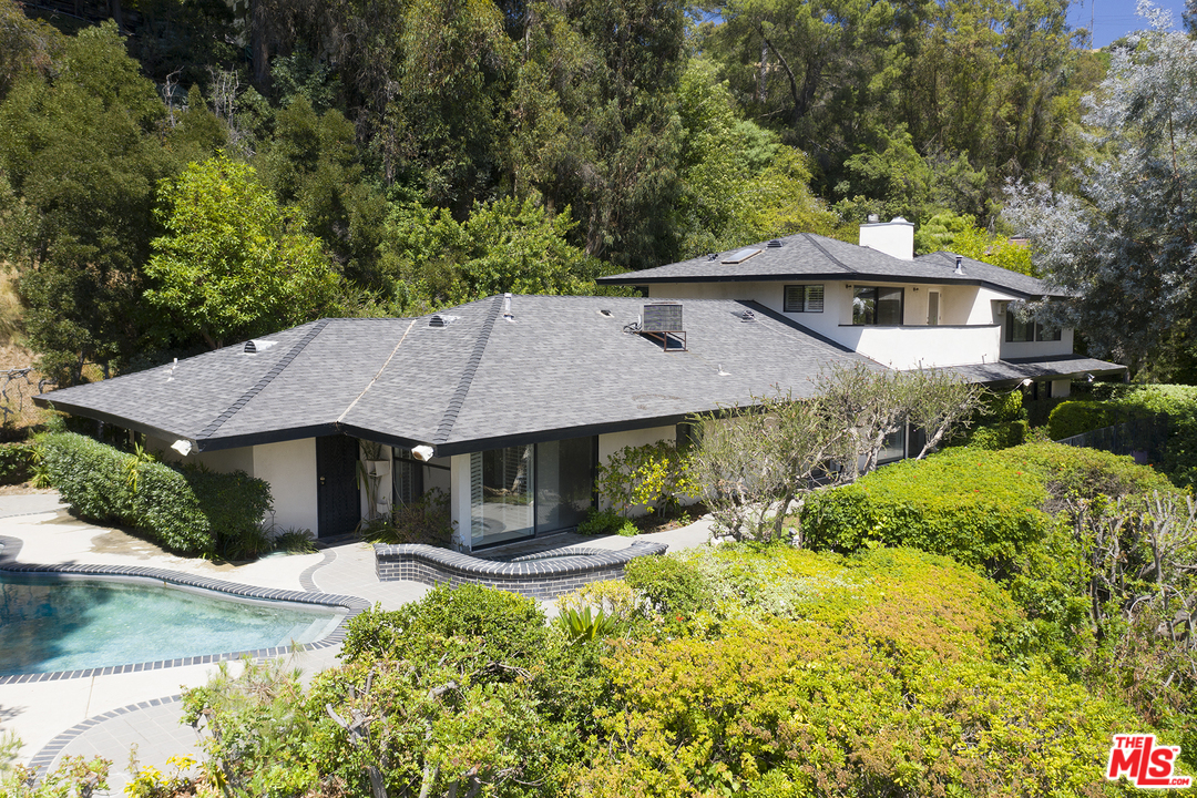 9545 Hidden Valley Road Beverly Hills, CA 90210 - Photo 1 of 28 Gallery Image 1