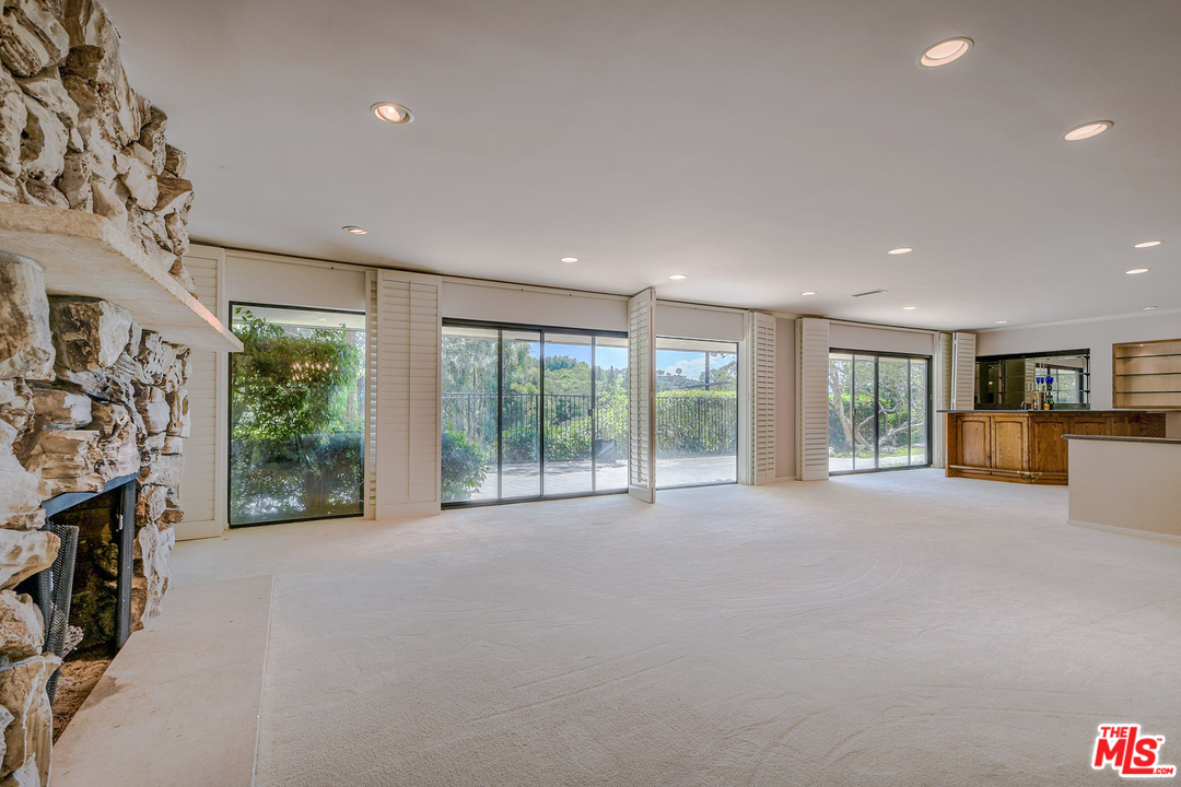 9545 Hidden Valley Road Beverly Hills, CA 90210 - Photo 7 of 28 Gallery Image 7