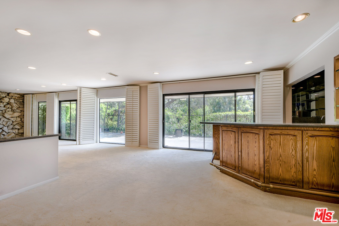 9545 Hidden Valley Road Beverly Hills, CA 90210 - Photo 8 of 28 Gallery Image 8