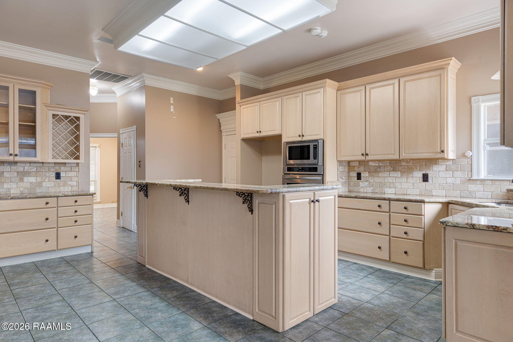 106 Rue Beau Soleil Broussard, LA 70518 - Photo 11 of 34 Kitchen