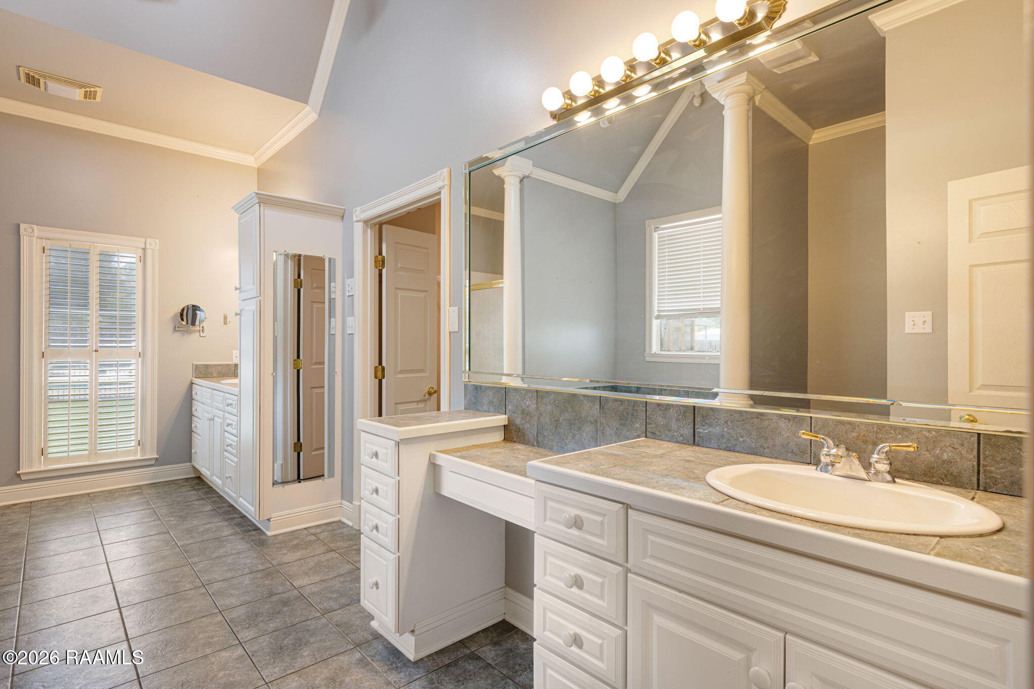 106 Rue Beau Soleil Broussard, LA 70518 - Photo 21 of 34 Primary Bathroom