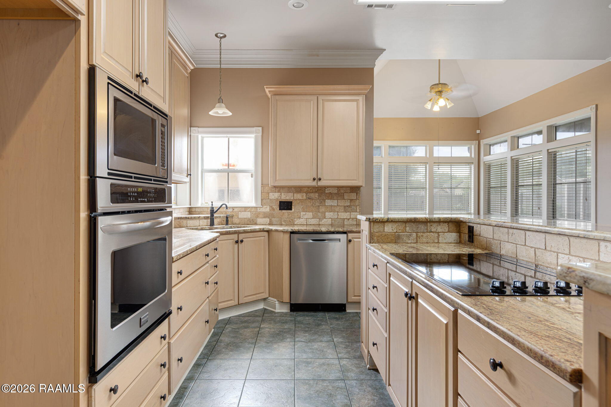 106 Rue Beau Soleil Broussard, LA 70518 - Photo 9 of 34 Kitchen