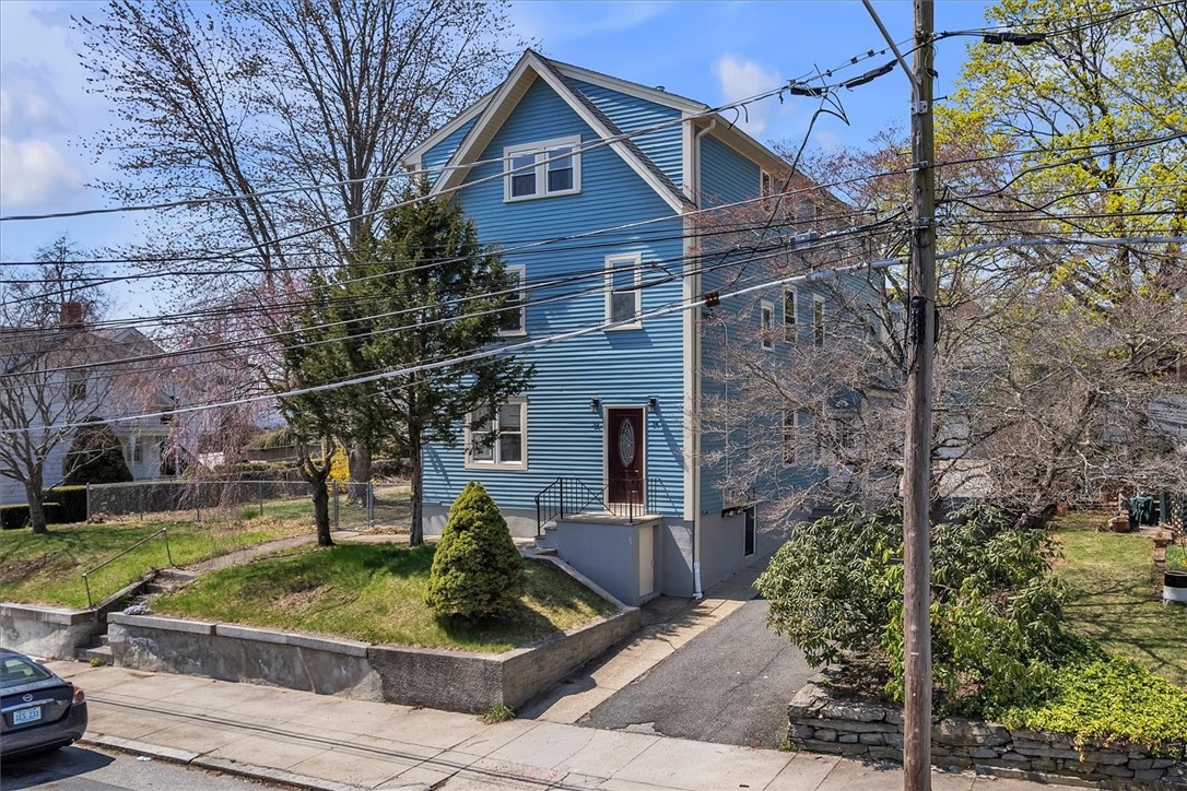 32 Summer Street Woonsocket, RI 02895 - Photo 2 of 48