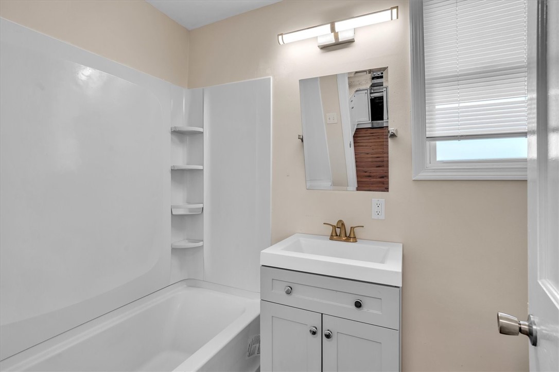 32 Summer Street Woonsocket, RI 02895 - Photo 31 of 48