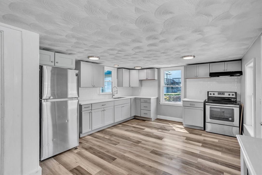 32 Summer Street Woonsocket, RI 02895 - Photo 9 of 48