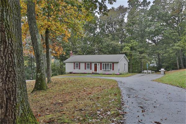 4 Dix Road Ipswich, MA 01938 - Photo 1 of 14 Gallery Image 1