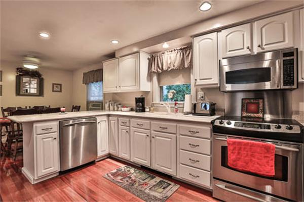 4 Dix Road Ipswich, MA 01938 - Photo 6 of 14 Gallery Image 6