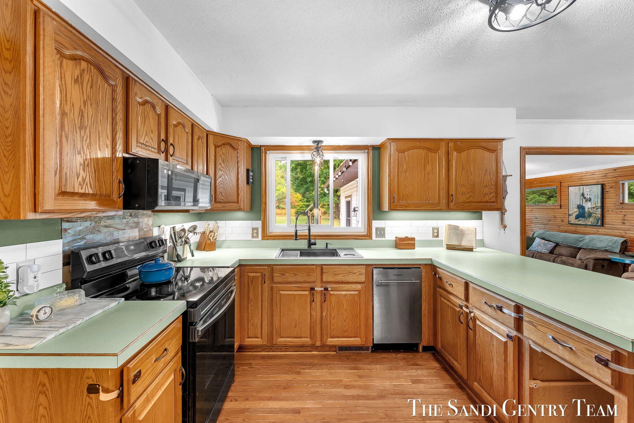 6890 14th Street Spring Lake, MI 49456 - Photo 14 of 50 09-AIV00354