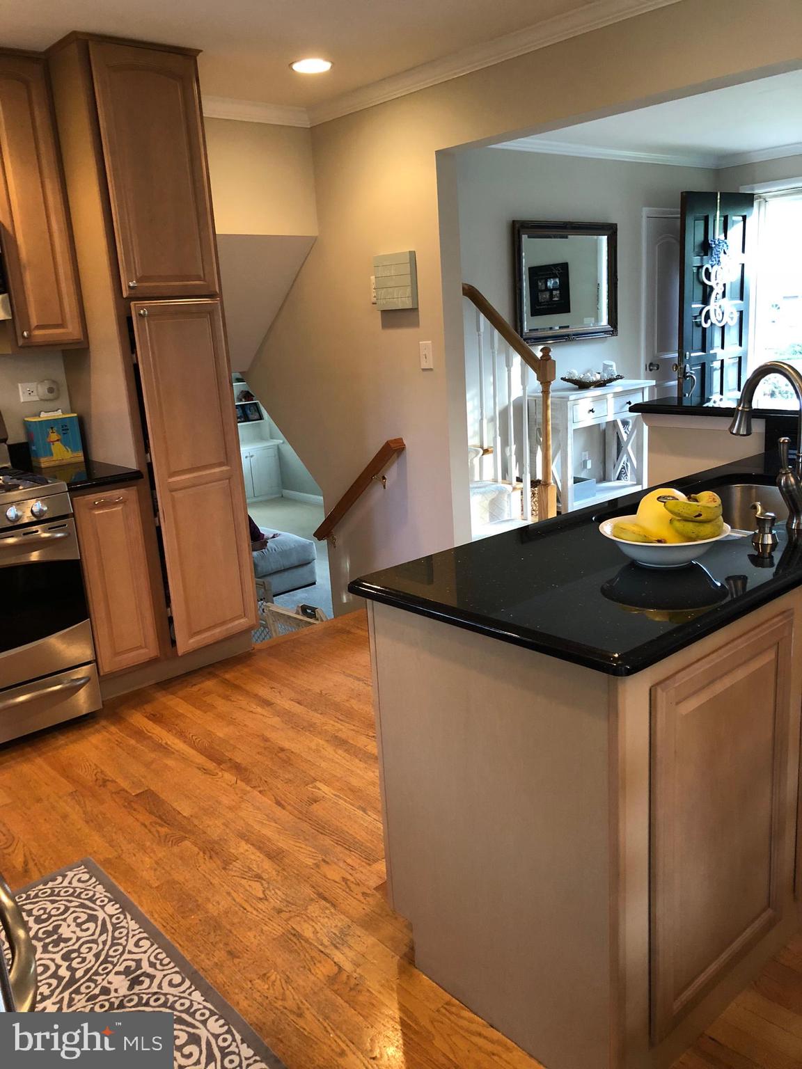 8211 Alston Road Baltimore, MD 21204 - Photo 9 of 41 Kitchen-Peninsula