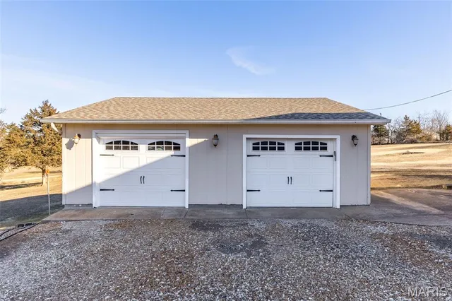 $305,000 | 2950 Stone House Road, De Soto, MO 63020